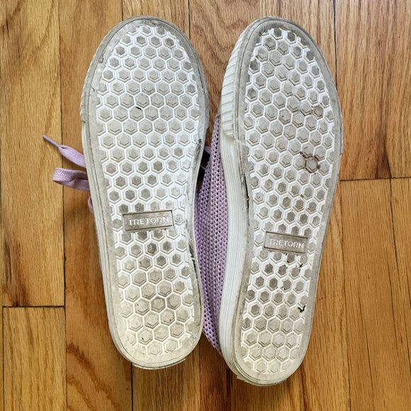 Pretty purple Tretorns, net upper - Picture 3 of 7